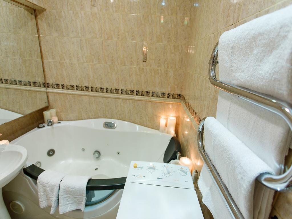 Studio De Luxe With Jacuzzi Суми Екстер'єр фото
